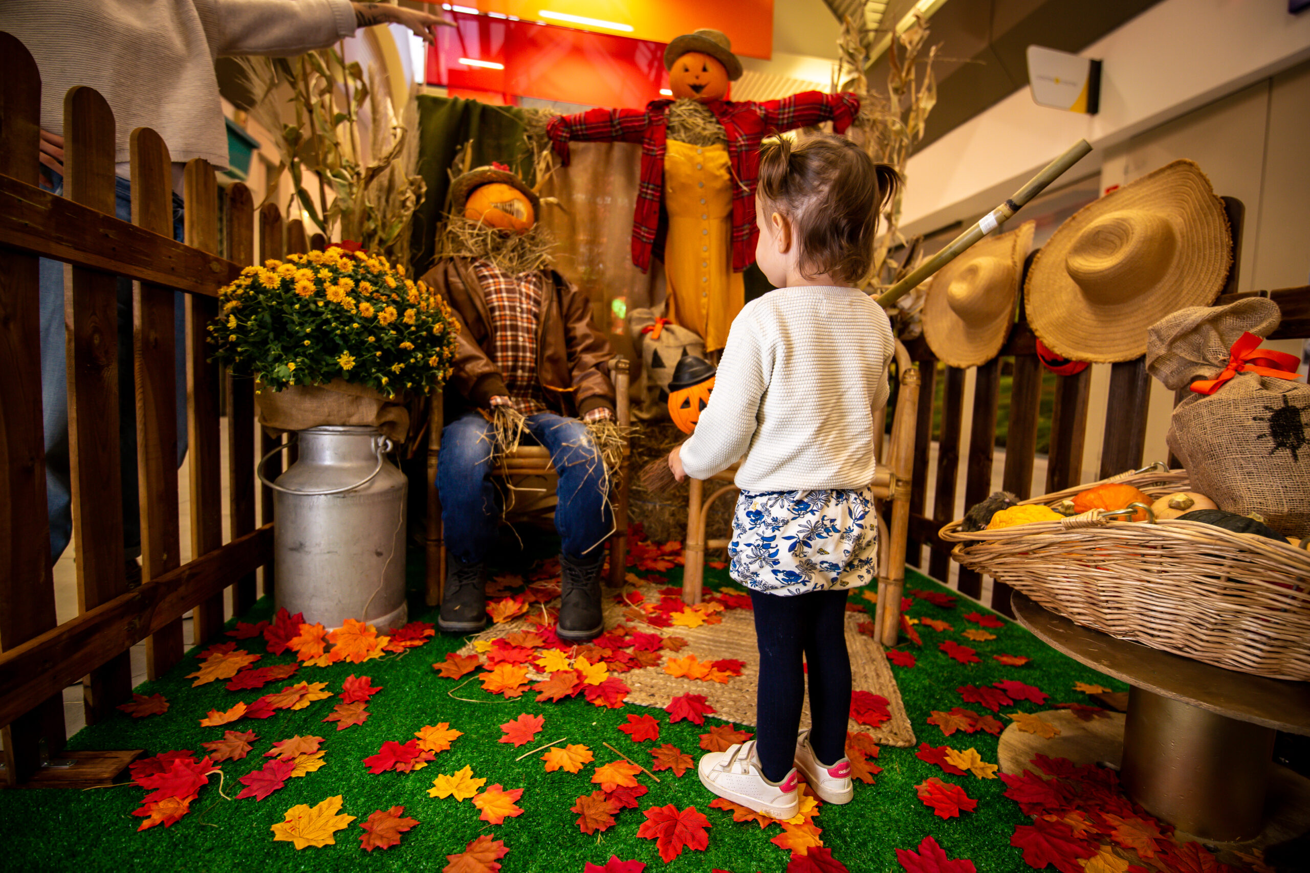 Décoration pour une gallerie commerciale dans les landes sur le thème d'Halloween