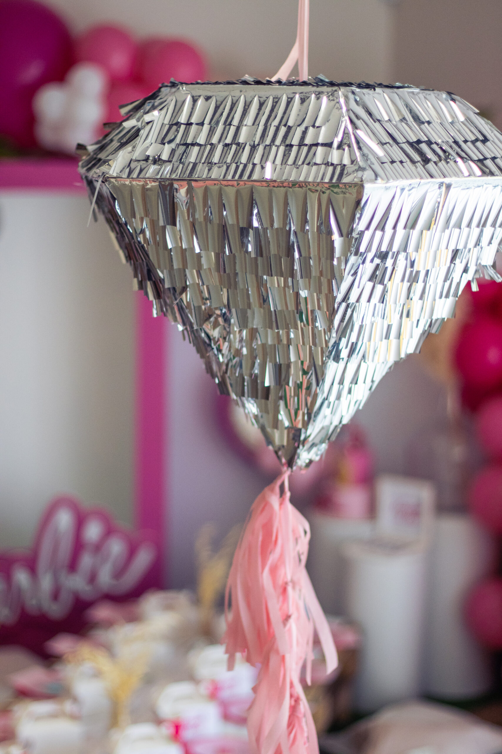 Pinata anniversaire BARBIE