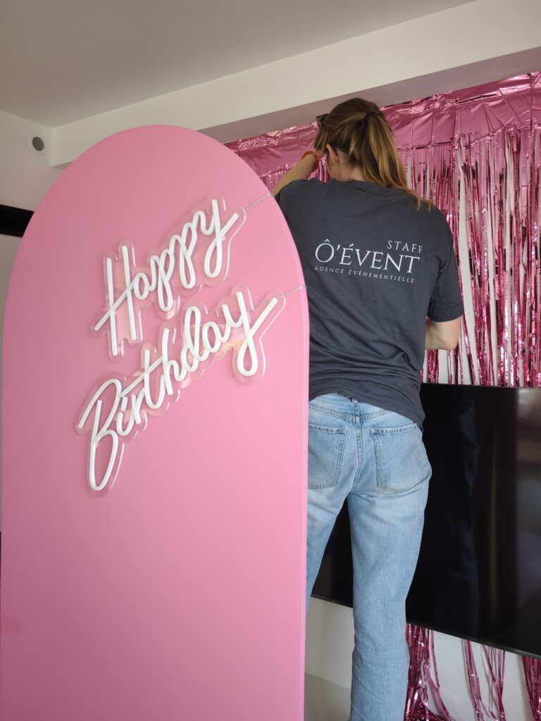 Ô'évent prépare une décoration au Pays Basque